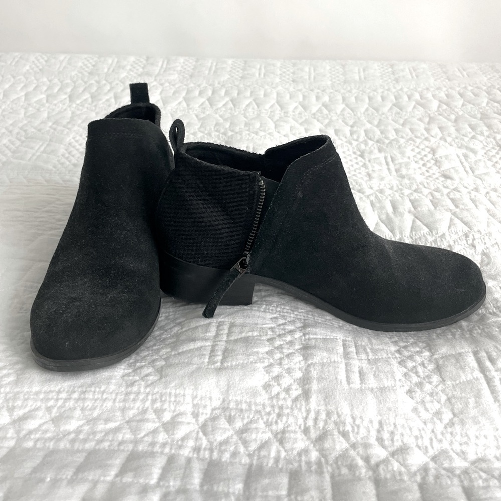 Tom’s Deia Black Suede Ankle Booties Size 8